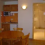 Les Hotel