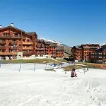 Les Hotell