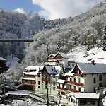 Les Hotell