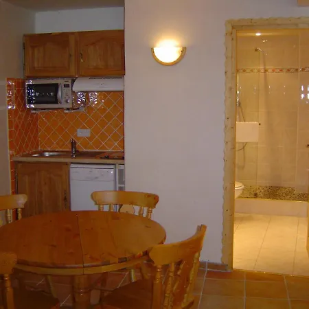 Les Hotel